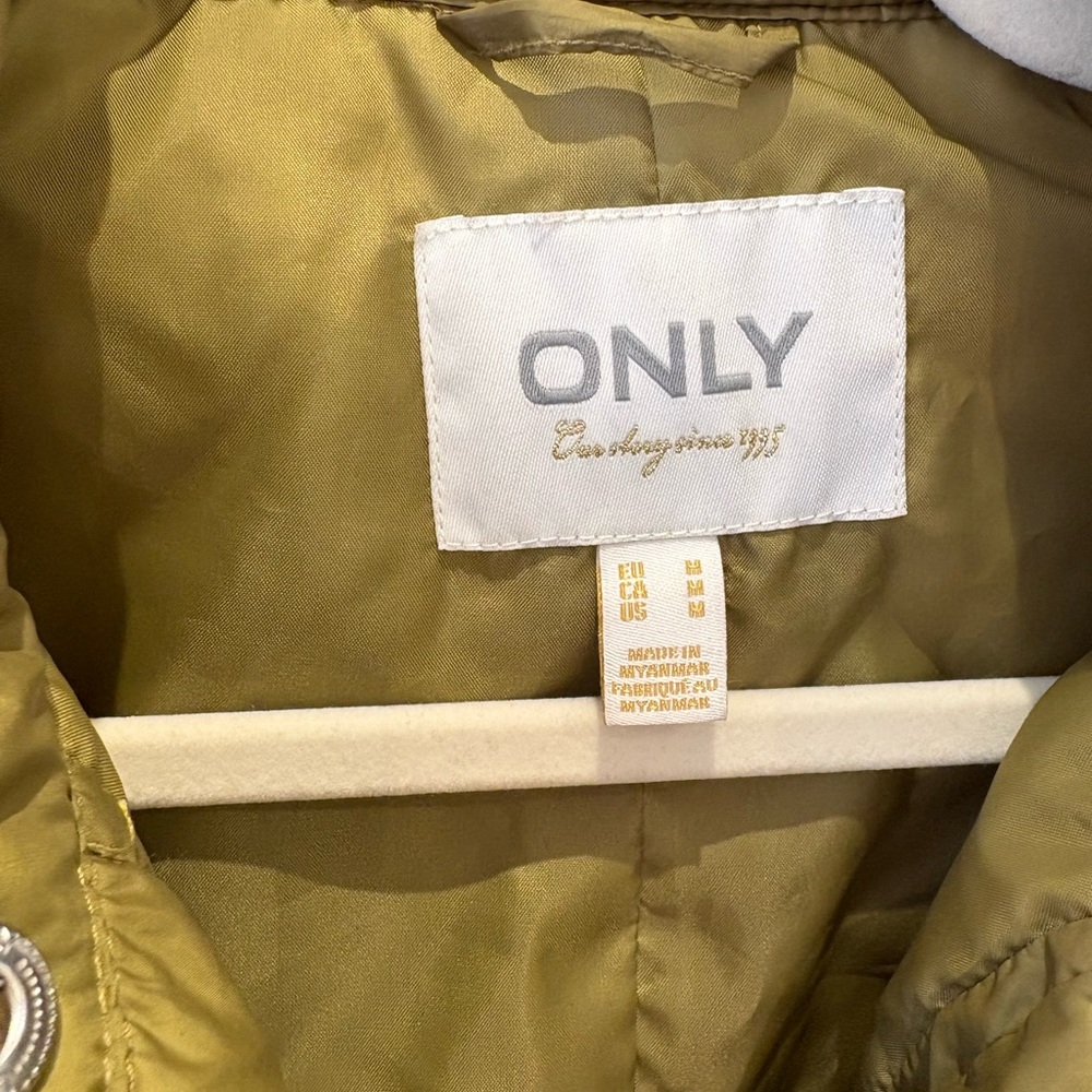 ONLY Olive Green Cropped Puffer Jacket | Lightweight Quilted Snap Front | Size M - Picture 6 of 8